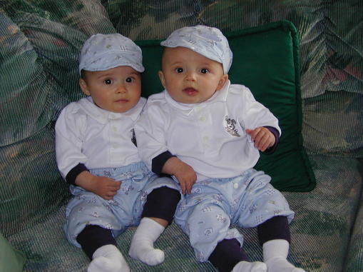 00-0326-kpHats3s.jpg - 46.5 K